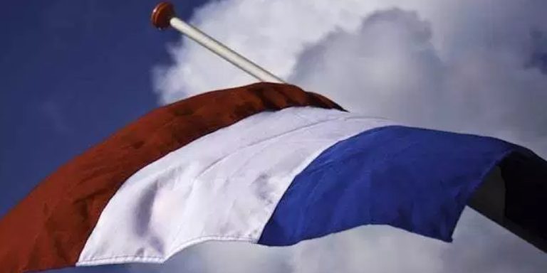 Dodenherdenking met gebarentolk op NPO 1 extra