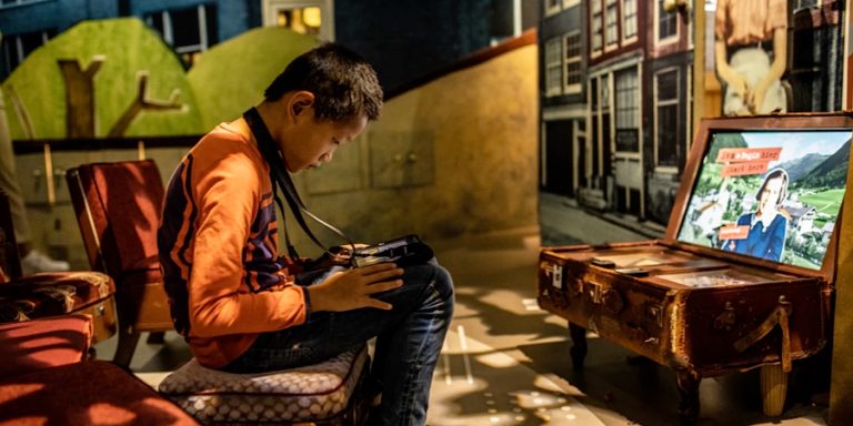 Verzetsmuseum aangepast voor blinde en slechthorende kinderen